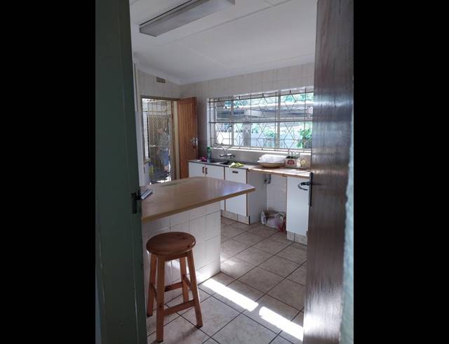 5 BEDROOM HOUSE FOR SALE IN BOKSBURG WEST